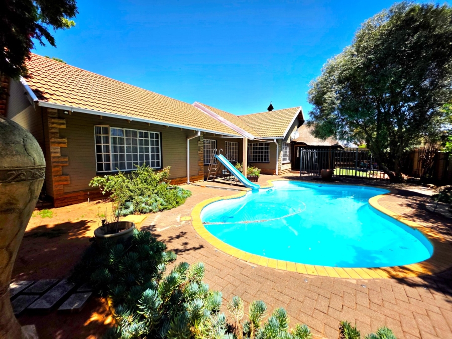 4 Bedroom Property for Sale in Fichardt Park Free State